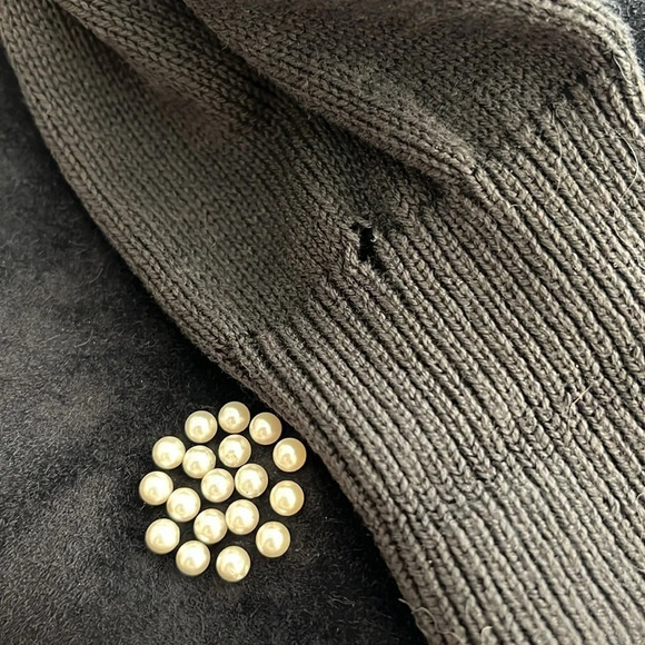 ARION NEIMAN MARCUS Black Suede and Pearl Sweater - Picture 10 of 10